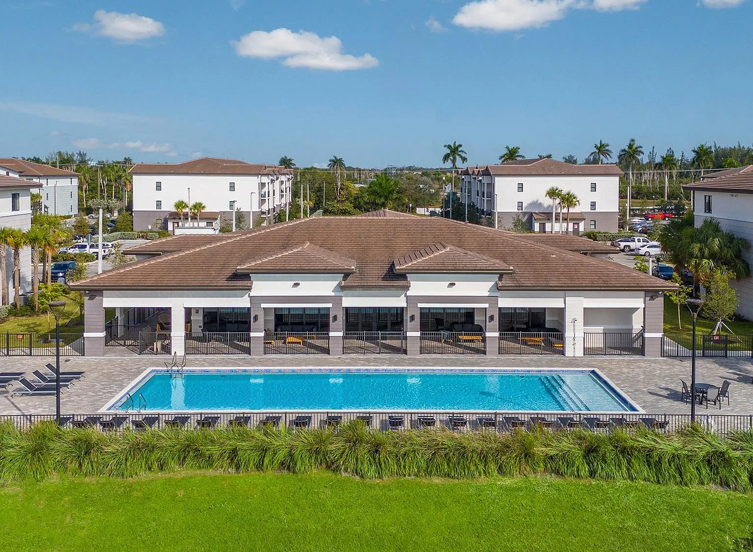 Vista Lago Apartments — Photo 1