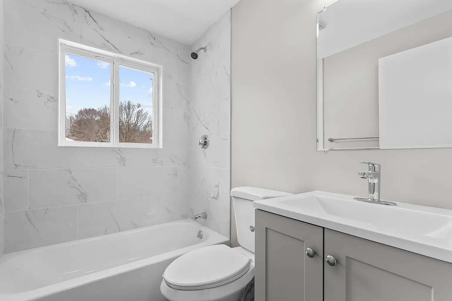2 bed, 800 sqft, $2,449 — Photo 3