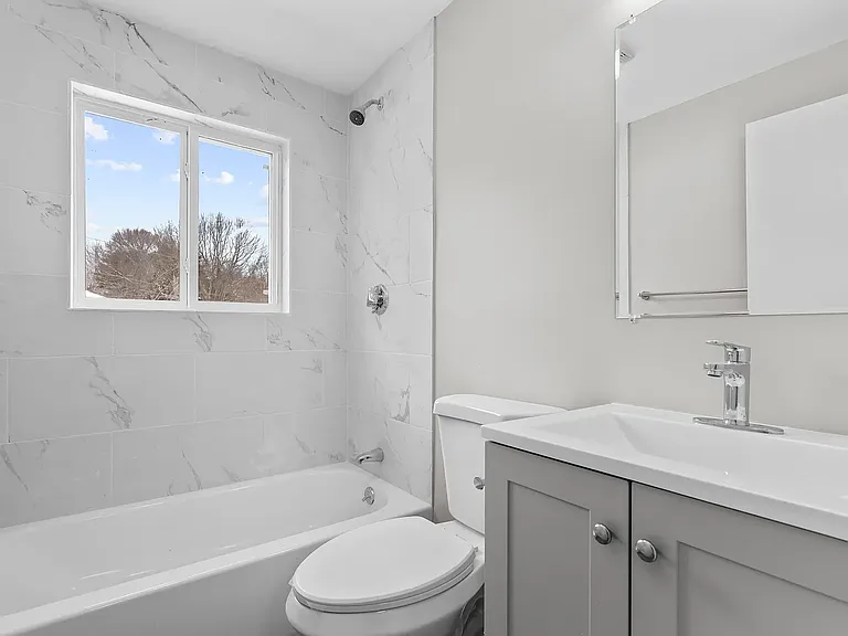 17 Bennett Dr #3 — Photo 4