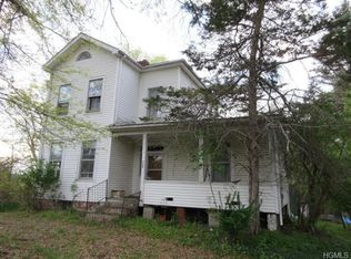 599 Ridgebury Rd, Slate Hill, NY 10973