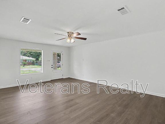 4th image of 111 Valentine Dr