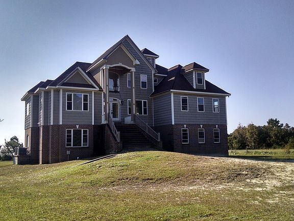 2nd image of 275 Venice Ln