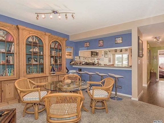 5th image of 107 Fox Hill Dr