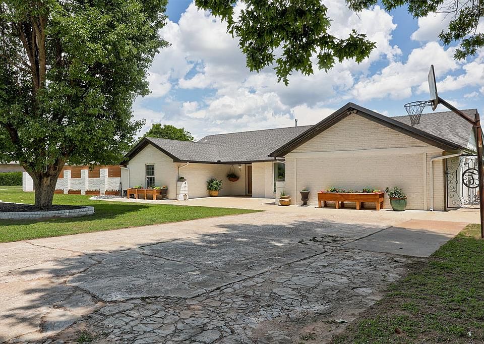 8204 Woodchuck Rd, Yukon, OK 73099 | Zillow