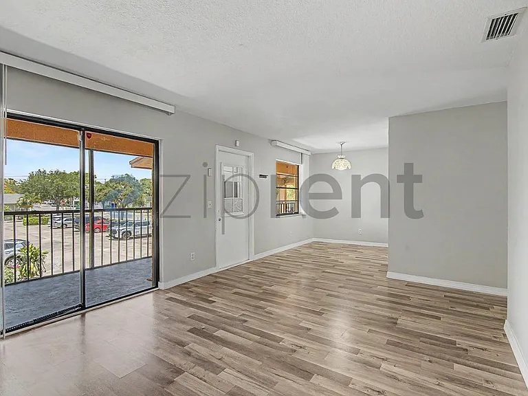 1409 Lake Ave #6 — Photo 8