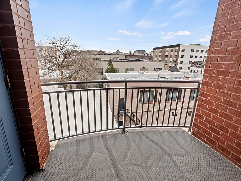 172 Culver Ave #407 — Photo 11