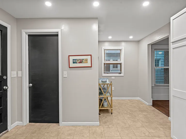 2277 S Overlook Rd — Photo 25