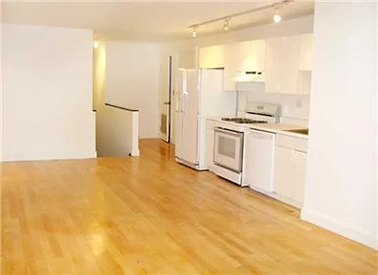 Rented by Warburg | media 2