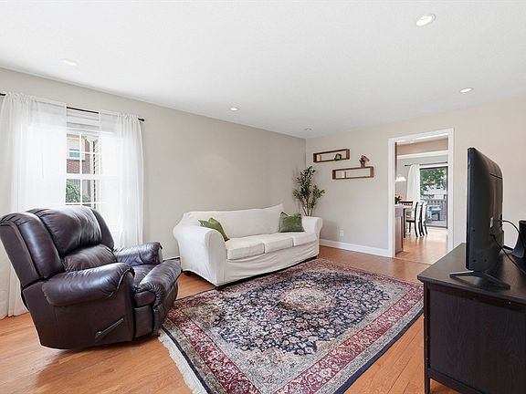 4th image of 83 Lindbergh Blvd