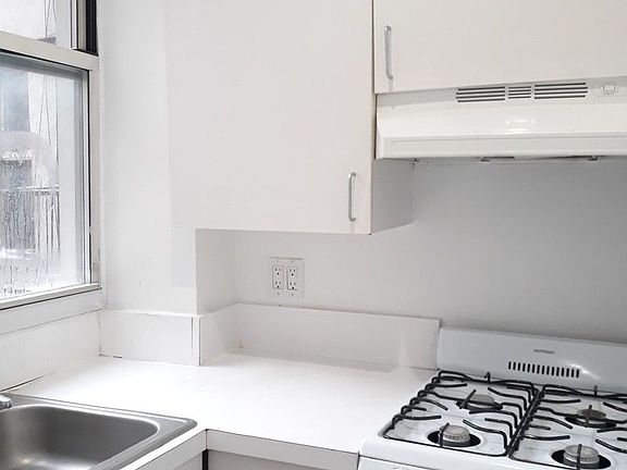 5th image of 437 E 12th St APT 29