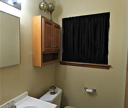 5th image of 4524 SE 41st St