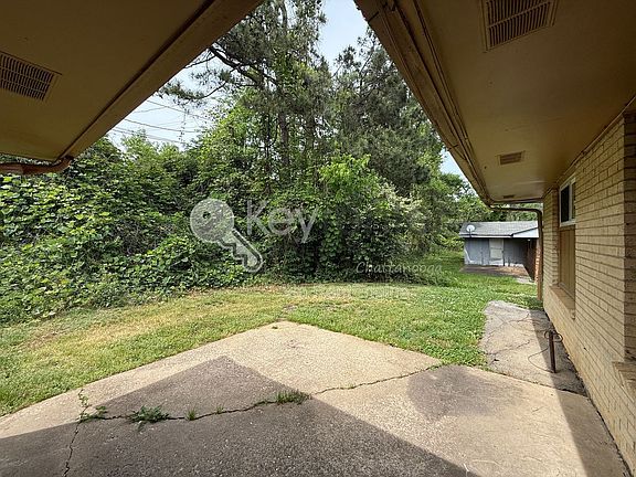 3rd image of 3973 Teakwood Dr