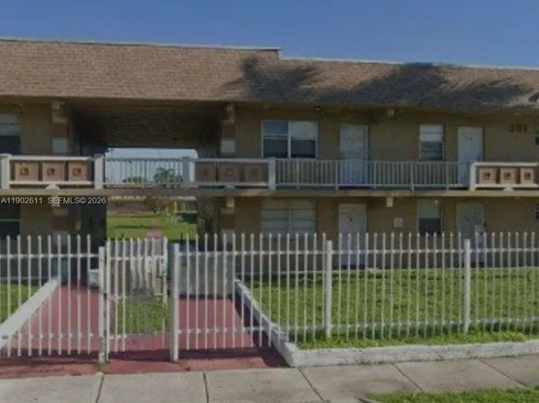 301 NW 177th St APT 136, Miami Gardens, FL 33169