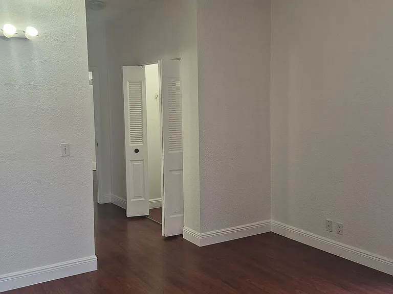 1145 NW 98th Ter #122 — Photo 11