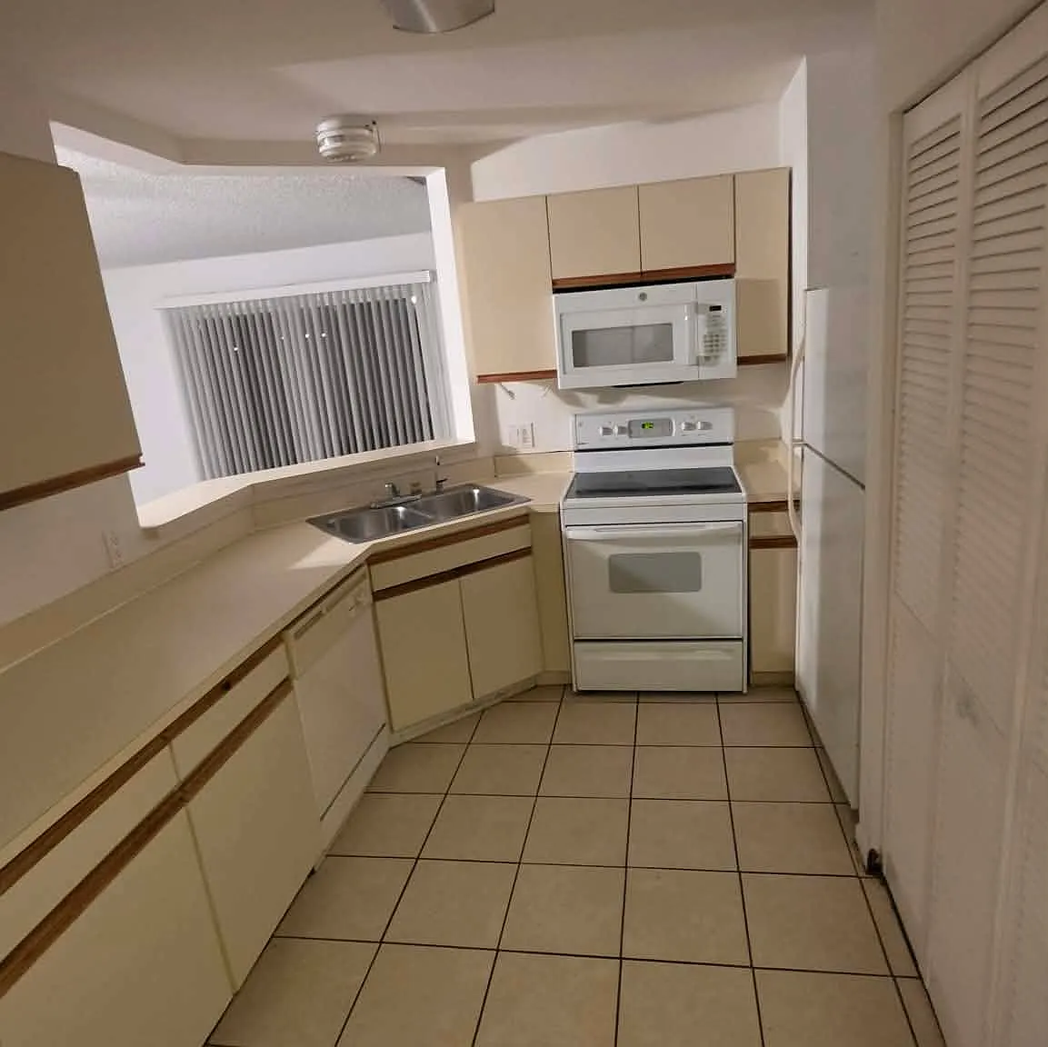 2 bed, 1020 sqft, $1,950 — Photo 4