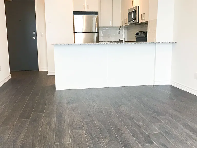 11611 Yonge St #512 — Photo 2