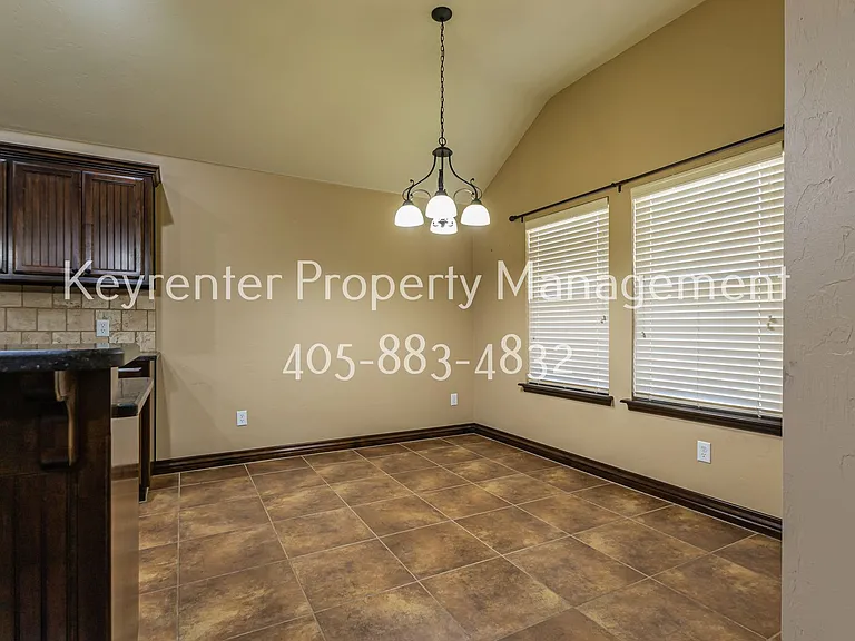 2405 SW 138th St — Photo 9