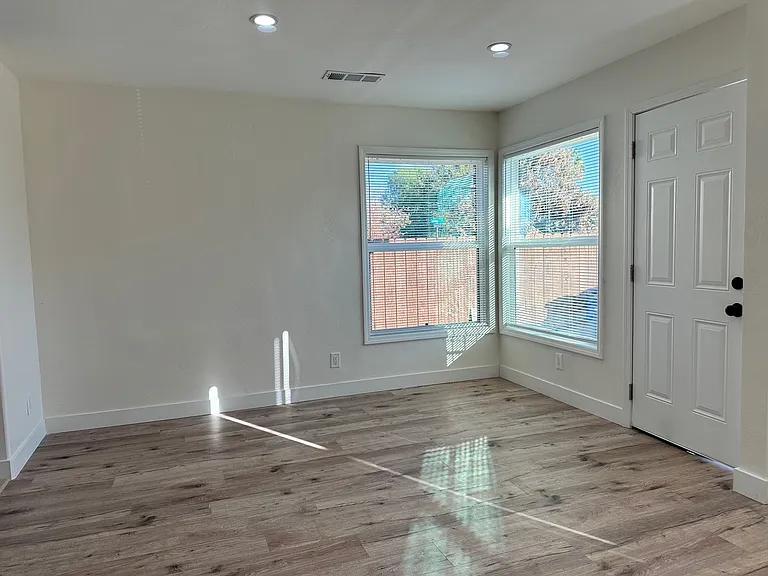 3136 Monterey St — Photo 7
