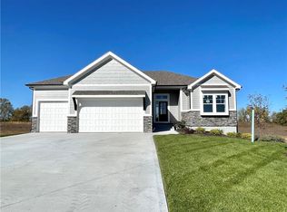 19540 Barstow Cir, Spring Hill, KS 66083