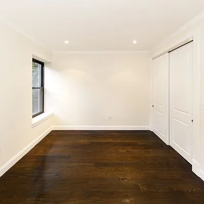 Rented by Icon Realty Management | media 36