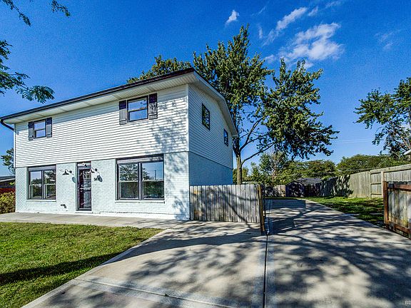 2nd image of 9416 Magnolia Ave