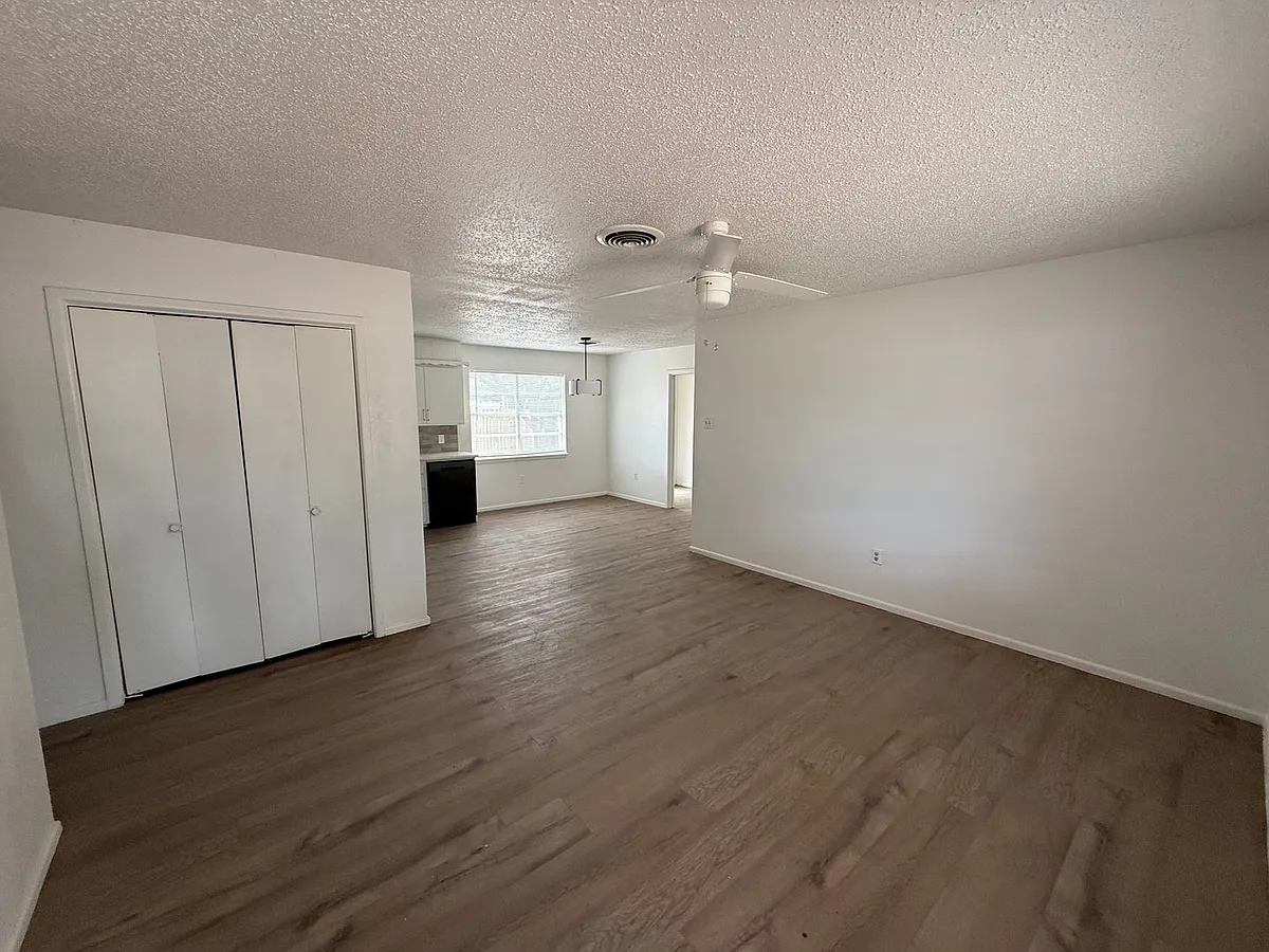 Building Photo - 6027 Orlando Ave