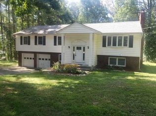 8 Brusk Dr, Hopewell Junction, NY 12533