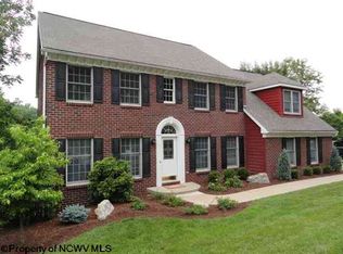 4686 Shadyside Ln, Morgantown, WV 26508