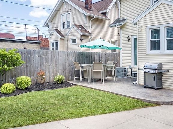 4th image of 218 Crestwood Ave