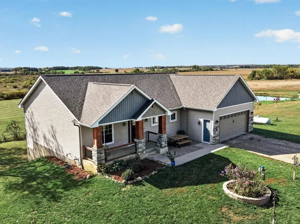 1060 230th St W, Farmington, MN 55024
