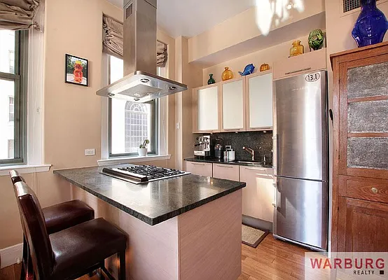 Sold by Warburg | media 9