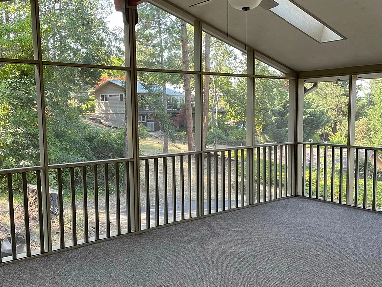 Screened in porch