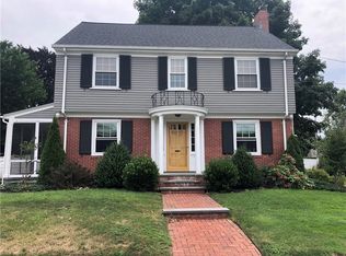 1 Oriole St, Rumford, RI 02916