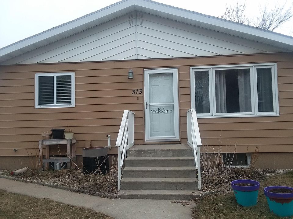 2nd image of 313 1st Ave NE
