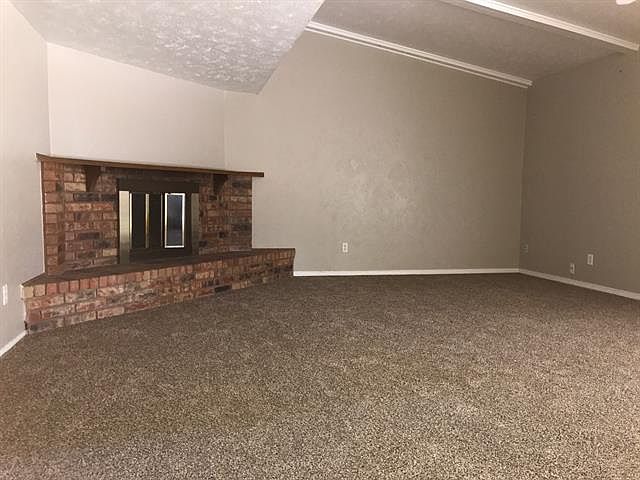 2nd image of 2606 Crestmoor Ct