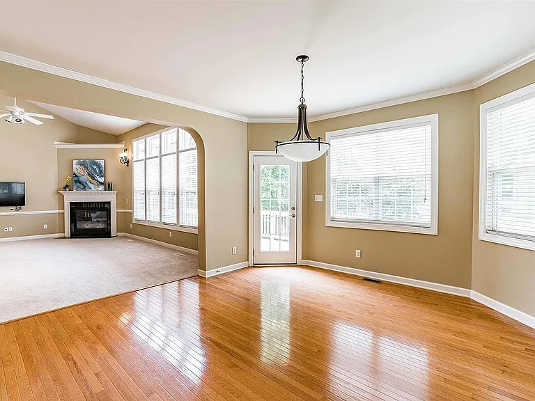 414 Rensford Pl — Photo 11