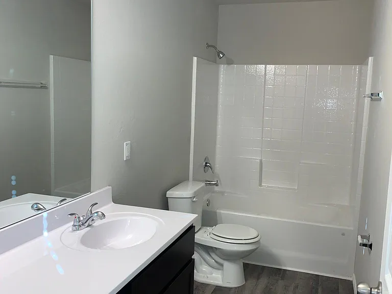 2932 Russell Rd — Photo 11