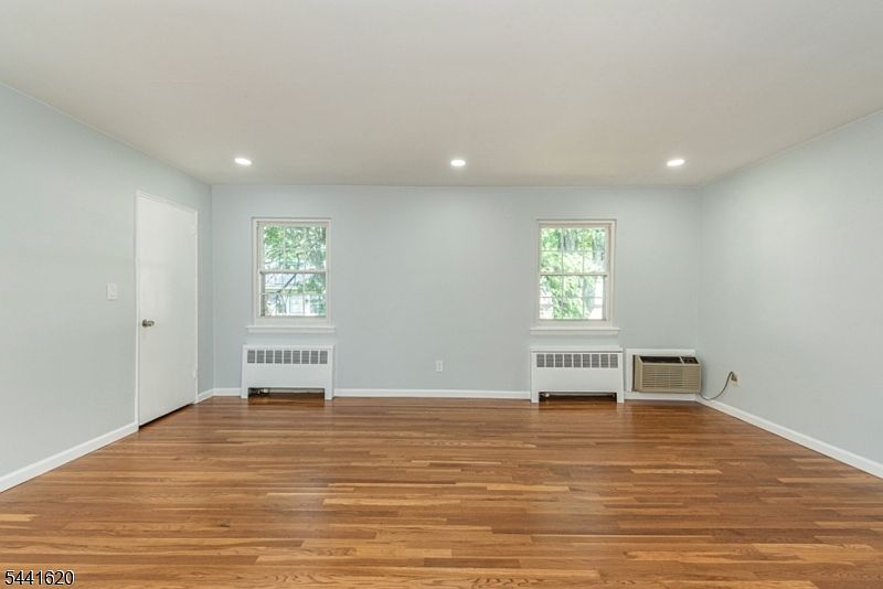 1st image of 32 Wedgewood Drive BLDG 32 #48