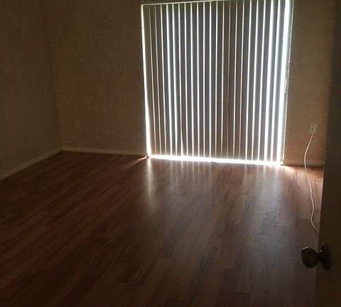 3rd image of 5860 Leeds Ln