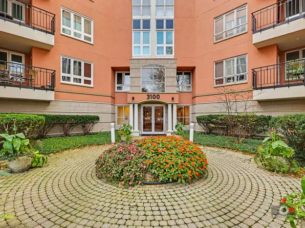 3100 Lexington Ln APT 202, Glenview, IL 60026