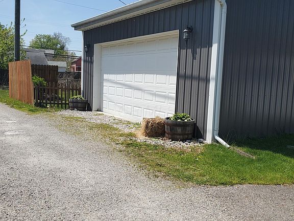 4th image of 391 Arlington Ave