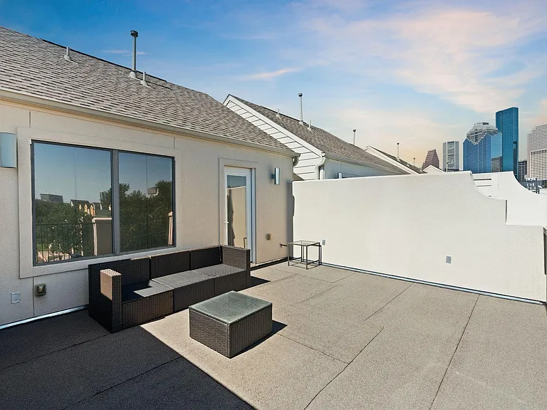 1212 W Dallas St — Photo 25