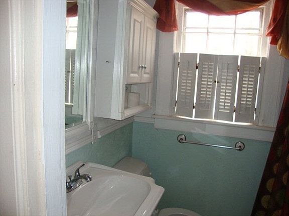 5th image of 613 Woodlawn Ct