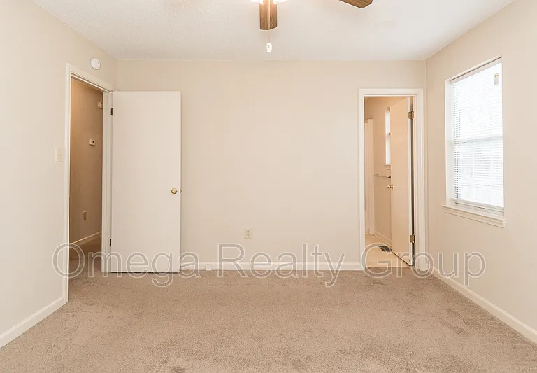 6770 Charles Dr — Photo 22