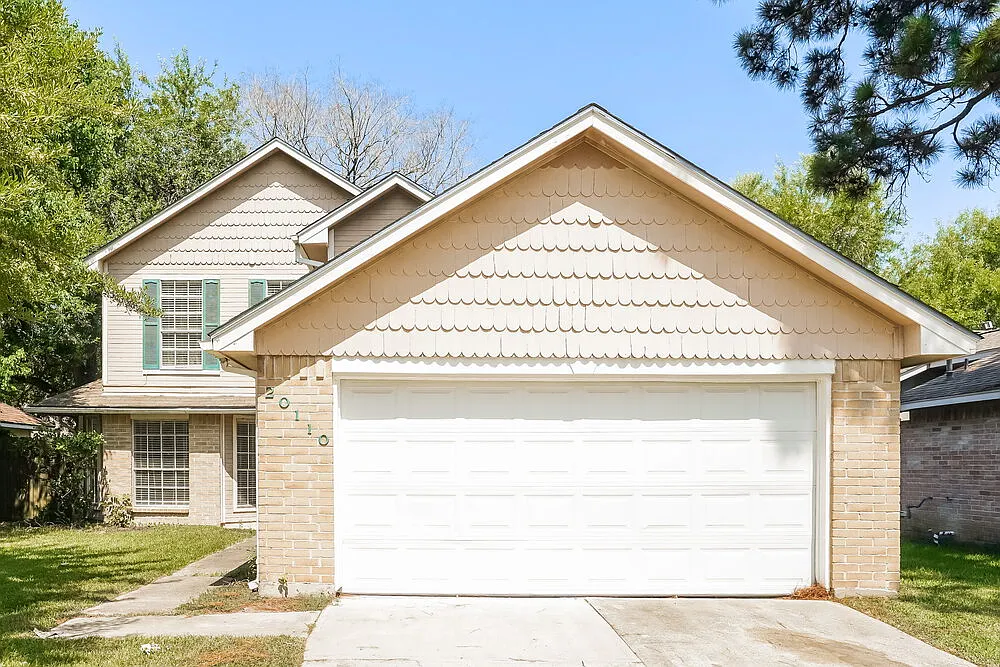 3 bed, 2.5 bath, 1901 sqft, $1,695 — Photo 1