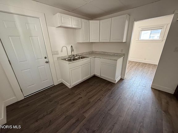 3rd image of 1123 Hamilton St