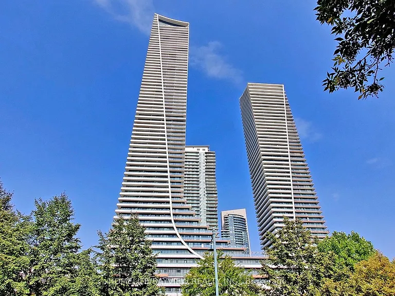 30 Shore Breeze Dr #3220 — Photo 1