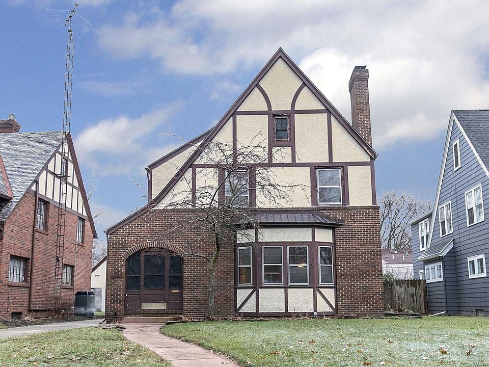 1st image of 2356 Meadowwood Dr