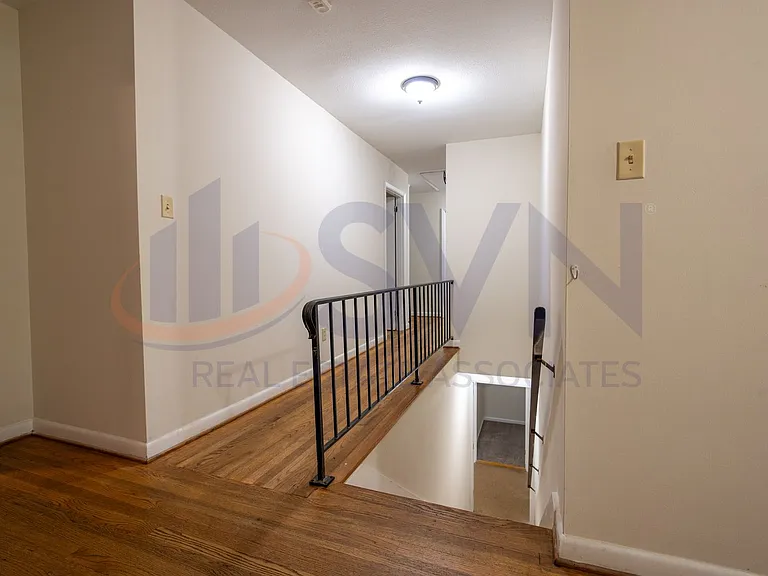 406 N Estes Dr — Photo 4