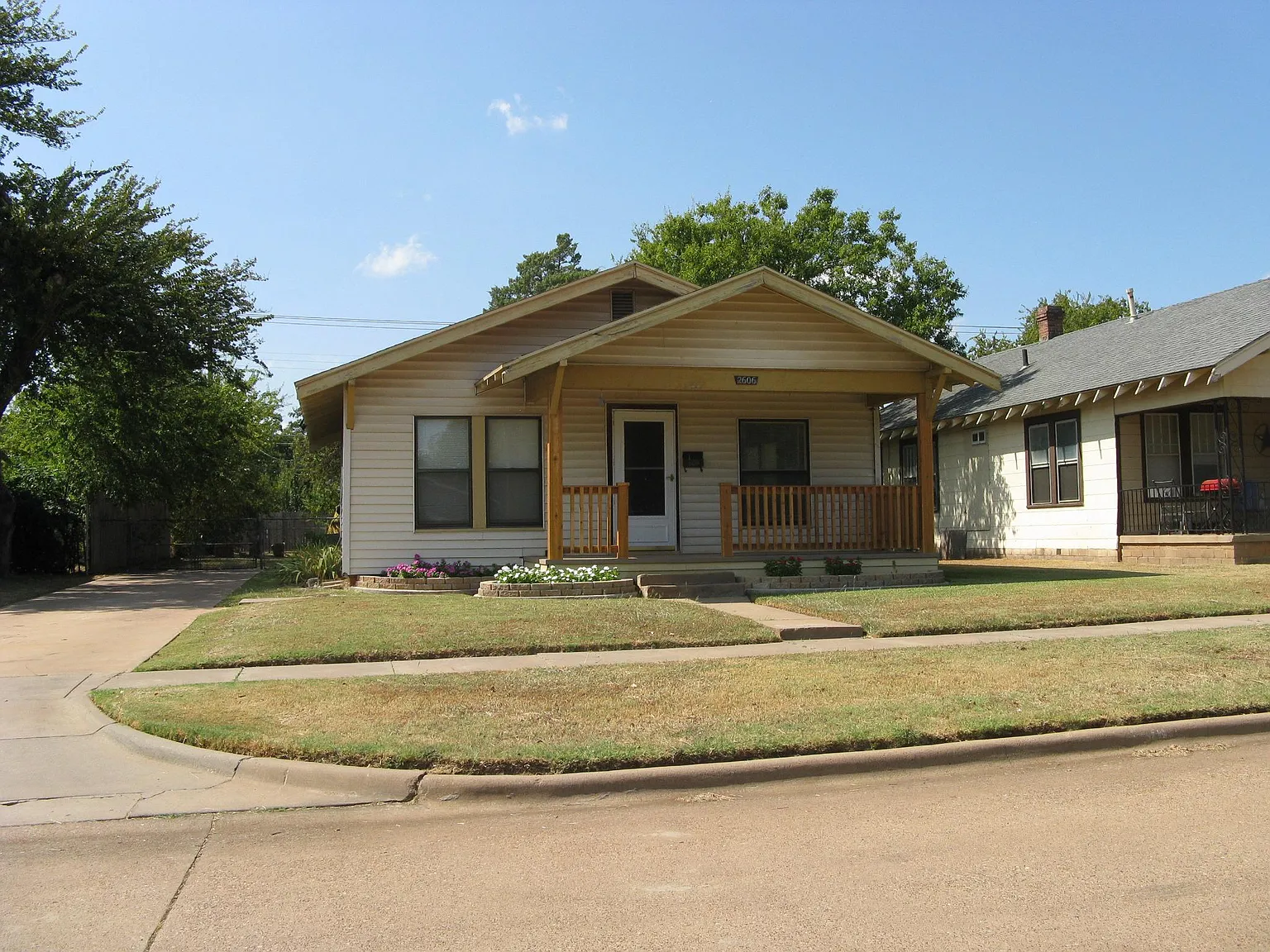 2 bed, 950 sqft, $850 — Photo 2